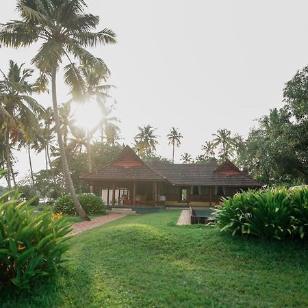 Vismaya Lake Heritage Turavūr Kültér fotó